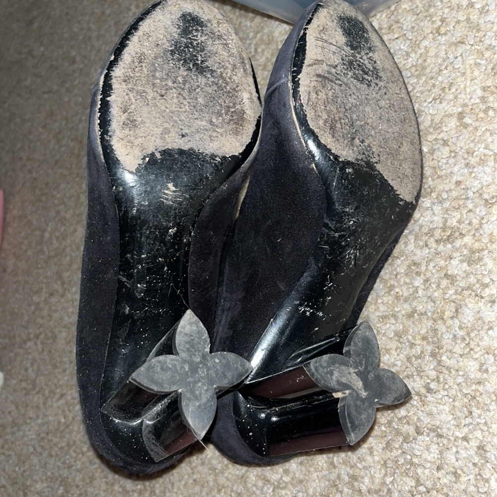 louis vuitton heels - Picture 3 of 3